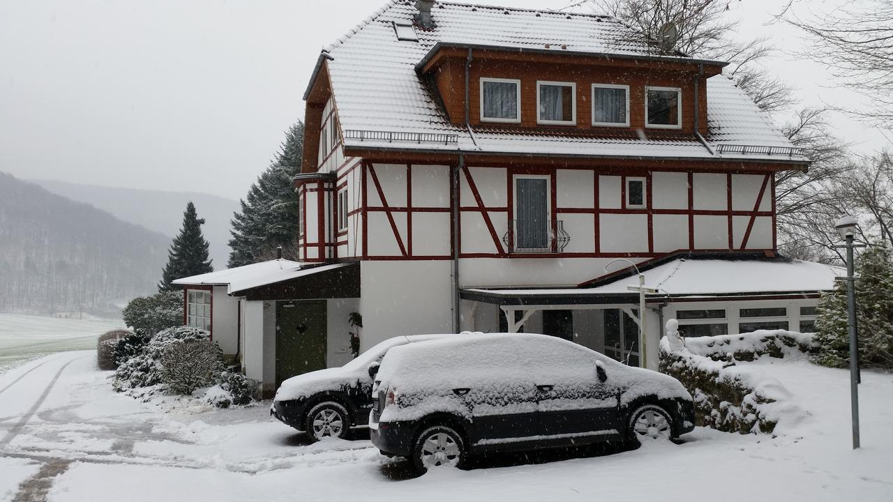Landgasthaus Zu Den Erdfaellen Bad Pyrmont Exterior photo